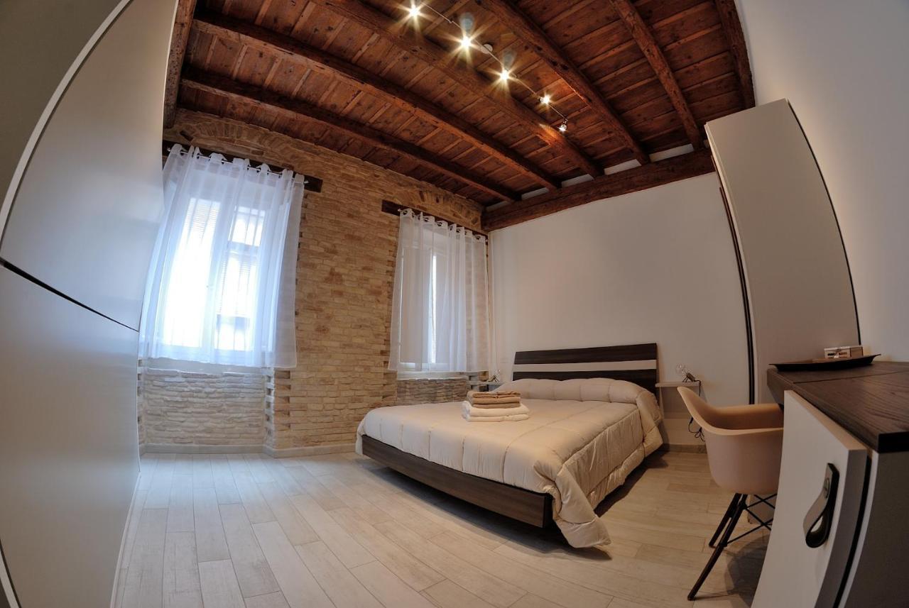 لوريتو B&B Del Corso المظهر الخارجي الصورة