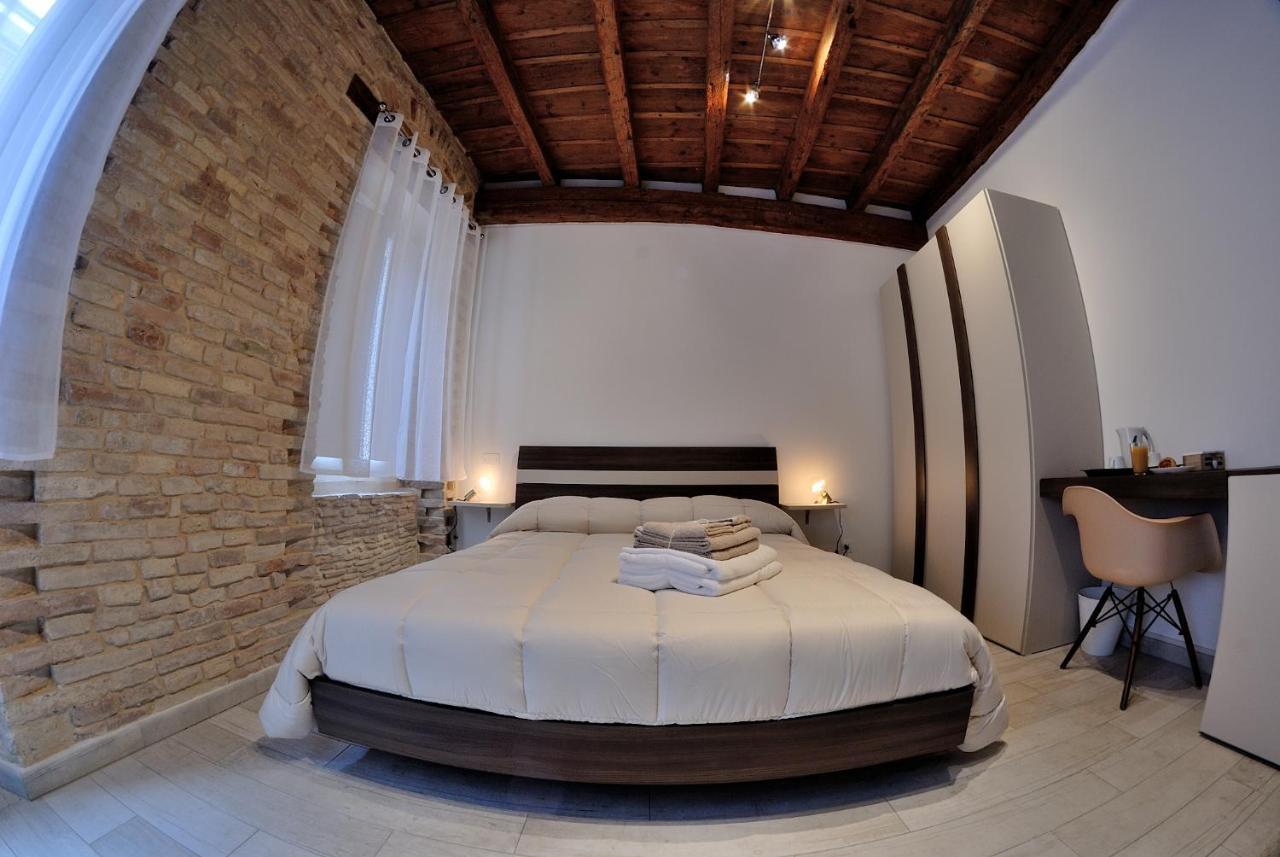 لوريتو B&B Del Corso المظهر الخارجي الصورة